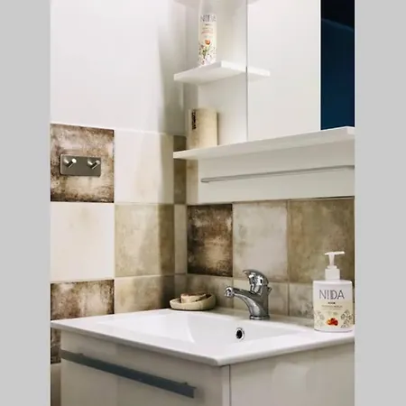 Bangu With Terrace In Old Town Apartment *