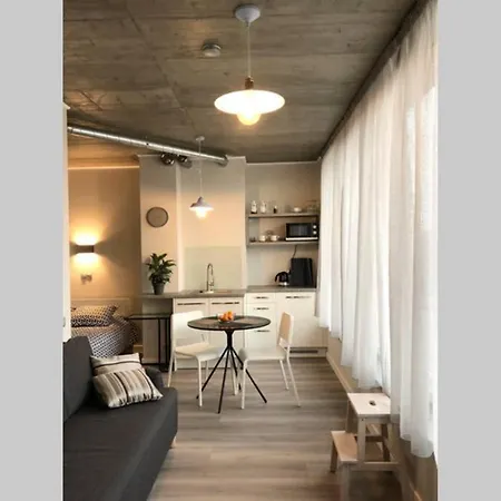 Apartment Bangu With Terrace In Old Town